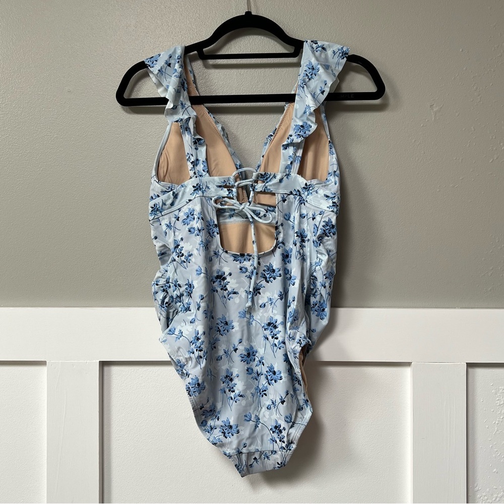 NWT A Pea In The Pod Ruffled Maternity One Piece Swimsuit - Picture 2 of 10